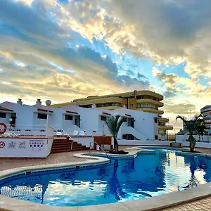 https://well-located-apartment.adeje-hotels.com